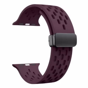 Bracelet Apple Watch EzStrap en silicone noir perforé, style sport, présenté en gros plan sur fond blanc.