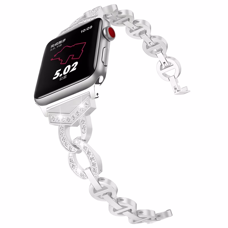 Bracelet Apple Watch EzStrap en métal brillant, style bijou à chaînes entrelacées scintillantes, présenté en gros plan sur fond blanc.