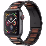 Bracelet Apple Watch EzStrap en métal noir avec inserts en bois de santal lisse, de style luxe, présenté en gros plan sur montre allumée.