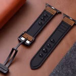 Bracelet Apple Watch EzStrap en cuir véritable avec doublure silicone, style premium grainé et mat, présenté en gros plan sur une surface en cuir brun.