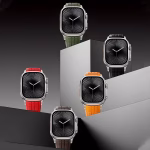 Bracelet Apple Watch EzStrap en caoutchouc souple texturé de style sport, avec surface quadrillée, présenté en plusieurs coloris sur des socles géométriques sous un éclairage studio.