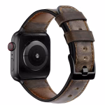 Bracelet Apple Watch EzStrap en cuir patiné texturé de style traditionnel et élégant, avec boucle en métal noir, présenté en gros plan sur fond blanc.