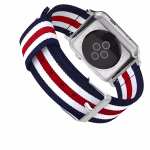 Bracelet Apple Watch EzStrap en nylon tissé à rayures tricolores bleu marine, blanc et rouge, de style sport avec boucle en métal, présenté en gros plan sur fond blanc.