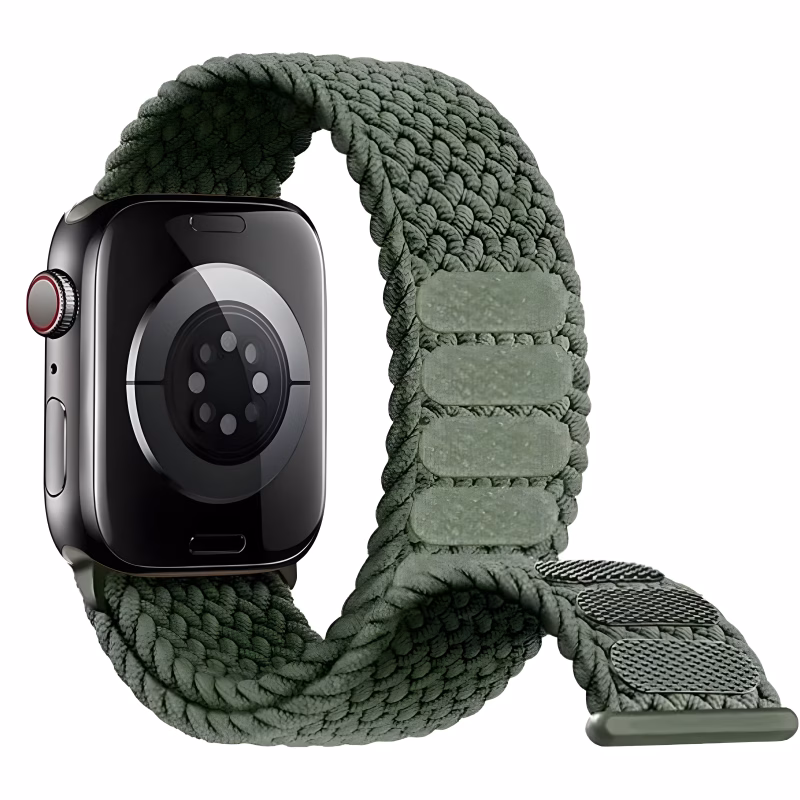 Bracelet Apple Watch EzStrap en nylon texturé vert de style sport, avec fermeture velcro, présenté en gros plan sur fond blanc.