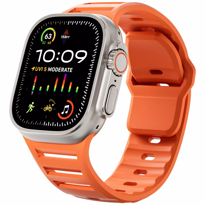 Bracelet Apple Watch EzStrap en silicone orange mat, style sport avec perforations étendues pour une meilleure aération, présenté en gros plan sur une montre à l’écran actif.