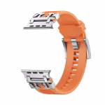 Bracelet Apple Watch EzStrap en TPU orange au style sport, avec boucle en acier inoxydable et finition texturée, présenté en gros plan sur fond blanc.